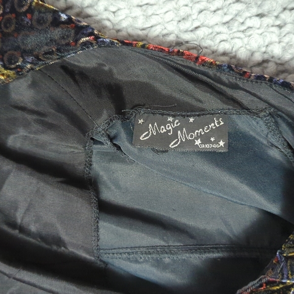 GORGEOUS velvet floral mini dress - Picture 7 of 10